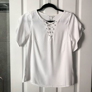 White House Black Market white Top/Blouse size XS